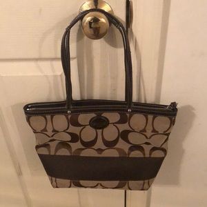 A1160 -F17433 Brown Canvas Tote